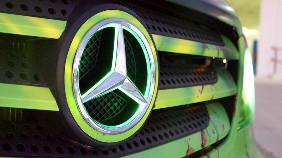 Логотип Mercedes-Benz Sprinter Extreme Concept by RENNtech 2016 года  (фото 18 из 22)